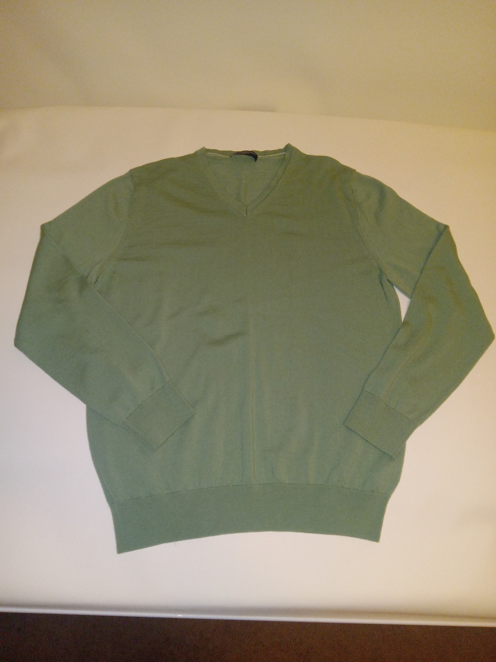 Charles Tyrwhitt Men's V-Neck Sweater 100% Meeino Wool in Sage Green Sz Large